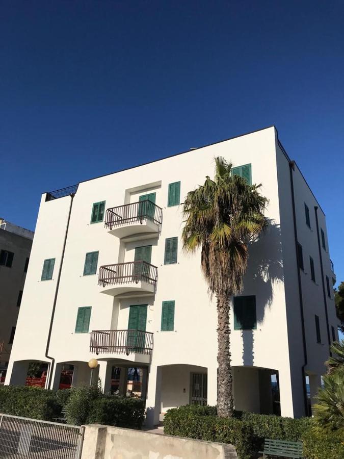 Suite Con Terrazzo Sul Mare E Discesa In Spiaggia A Gallipoli Exterior foto