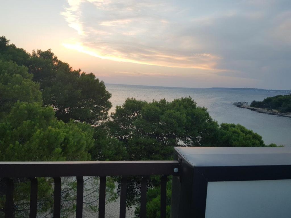 Suite Con Terrazzo Sul Mare E Discesa In Spiaggia A Gallipoli Exterior foto