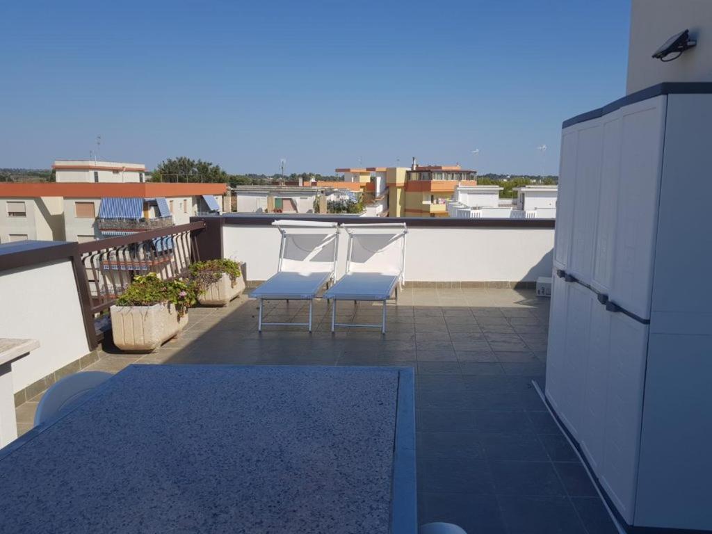 Suite Con Terrazzo Sul Mare E Discesa In Spiaggia A Gallipoli Exterior foto
