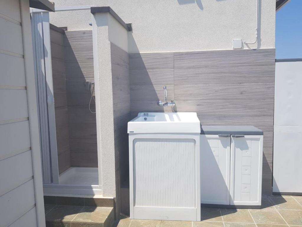 Suite Con Terrazzo Sul Mare E Discesa In Spiaggia A Gallipoli Exterior foto