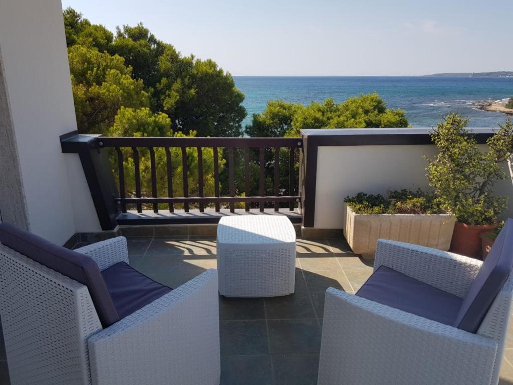 Suite Con Terrazzo Sul Mare E Discesa In Spiaggia A Gallipoli Exterior foto