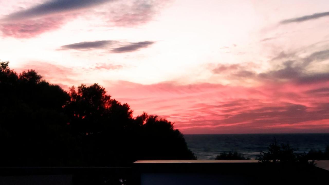 Suite Con Terrazzo Sul Mare E Discesa In Spiaggia A Gallipoli Exterior foto