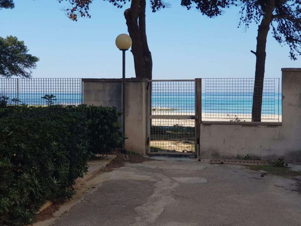 Suite Con Terrazzo Sul Mare E Discesa In Spiaggia A Gallipoli Exterior foto